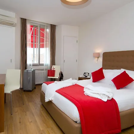 Hotel De France 3*